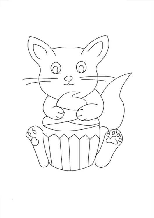 Kucing Besar di Atas Cupcake