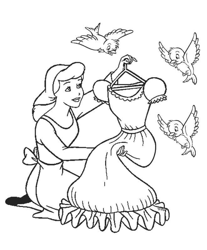 Cinderella Memegang Gaun