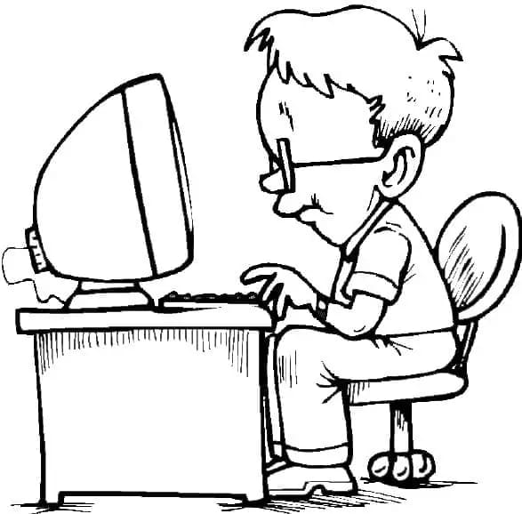 Anak Laki-Laki Menggunakan Komputer