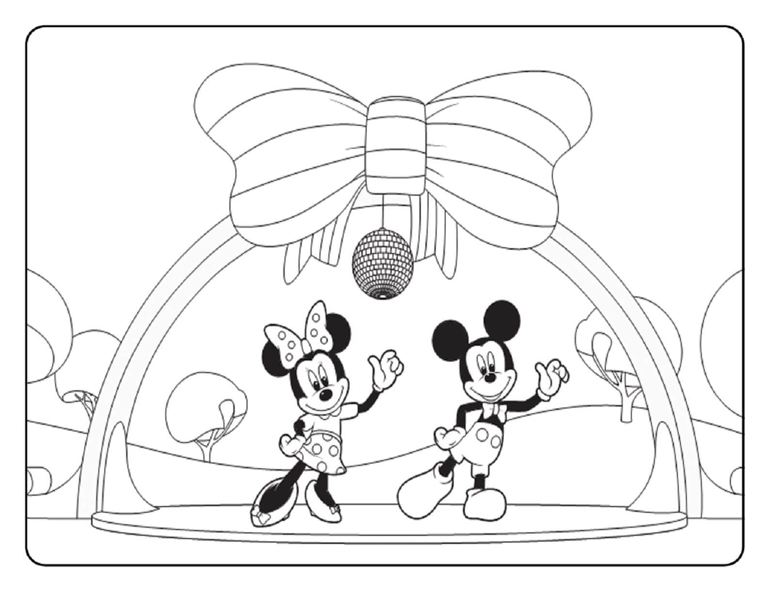 Menari Minnie dan Mickey Mouse
